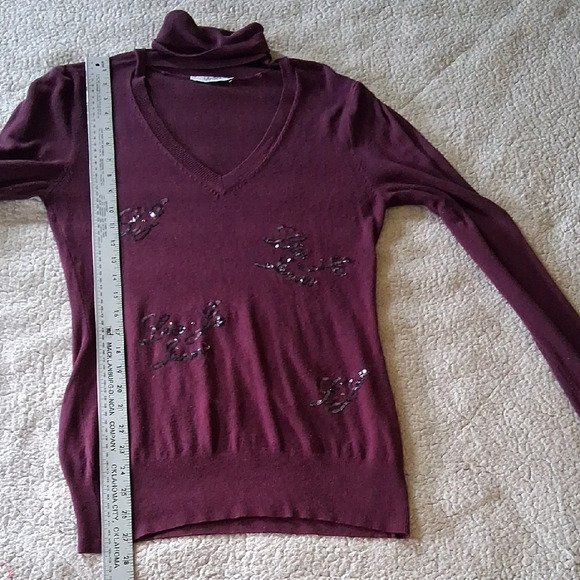 Liu Jo Purple V-Neck Sweater with Contemporary Cropped Design - Picture 6 of 7